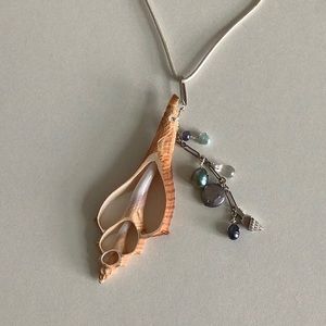 Shell and pearl long necklace